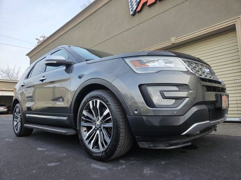 Used 2016 Ford Explorer Platinum image 3