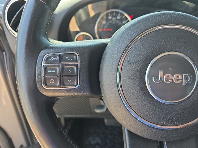 Used 2017 Jeep Wrangler Sahara w/ Connectivity Group AWD/4WD image 18