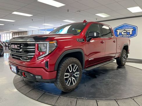 Used 2022 GMC Sierra 1500 AT4 w/ AT4 Premium Package AWD/4WD image 4