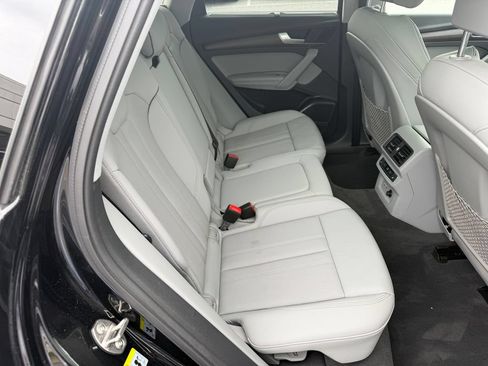 Used 2021 Audi Q5 e Prestige w/ Prestige Package AWD/4WD image 18