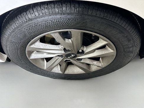 Used 2019 Kia Optima LX image 28