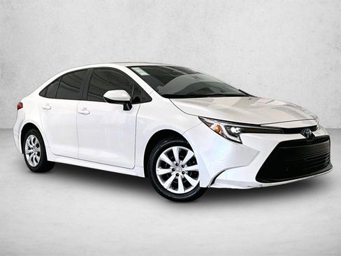 Used 2024 Toyota Corolla LE image 12