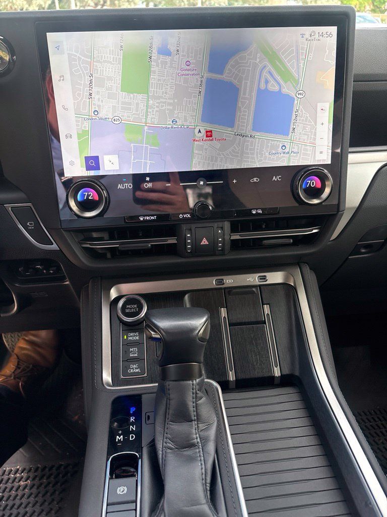 Used 2024 Lexus GX 550 AWD/4WD image 8
