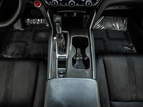 Used 2018 Honda Accord EX image 25