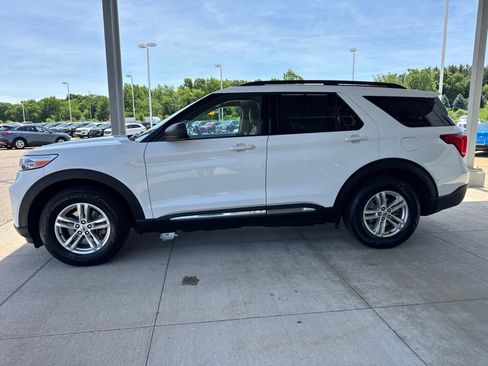 Certified 2020 Ford Explorer XLT w/ Equipment Group 202A AWD/4WD image 4