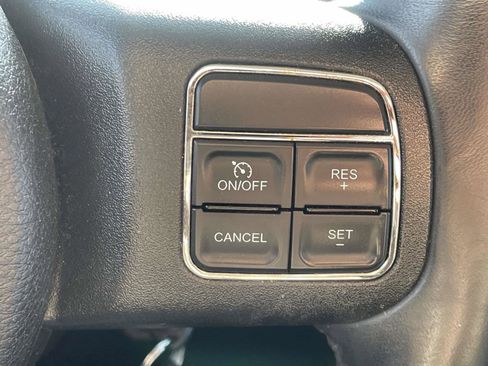 Used 2013 Jeep Wrangler Unlimited Rubicon image 12