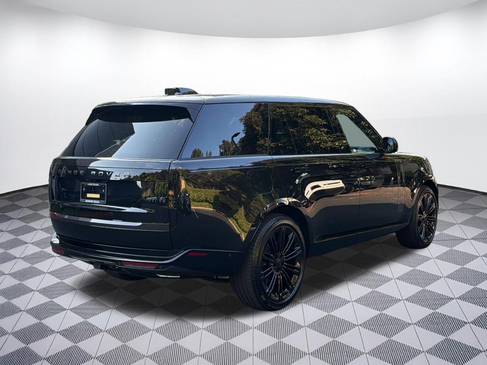 New 2026 Land Rover Range Rover Long Wheelbase SE AWD/4WD image 9