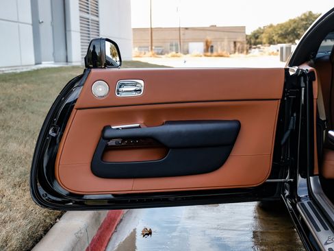 Used 2018 Rolls-Royce Wraith Starlight Headliner Front Mass image 87