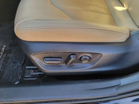 Used 2022 Toyota Avalon XLE image 24