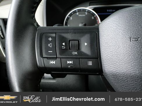 Used 2025 Nissan Rogue SV AWD/4WD image 10