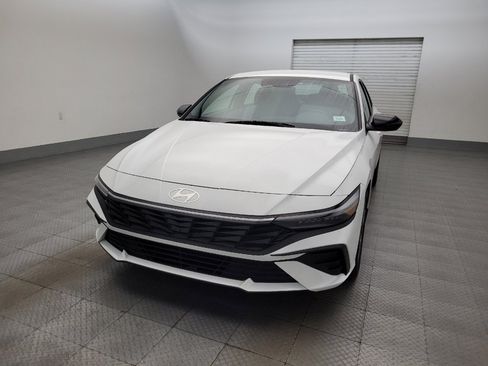 Used 2025 Hyundai Elantra Sport FWD image 15