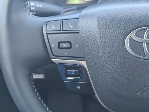 Used 2025 Toyota Crown Signia image 21