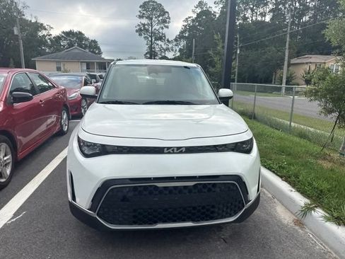 Used 2024 Kia Soul LX FWD image 2