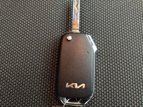 Used 2022 Kia Forte LXS image 32