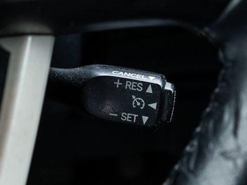 Used 2016 Toyota Prius Three image 19