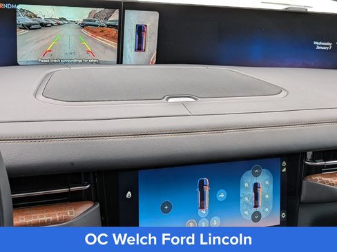 Certified 2025 Lincoln Navigator Black Label AWD/4WD image 27