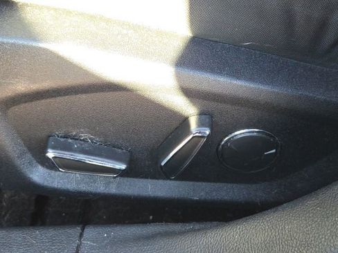 Used 2020 Ford Fusion SE image 25