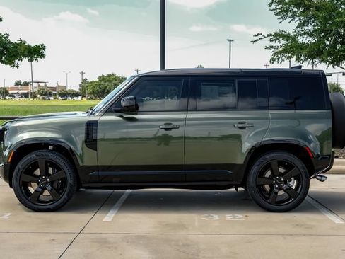 New 2026 Land Rover Defender 110 X-Dynamic SE AWD/4WD image 13