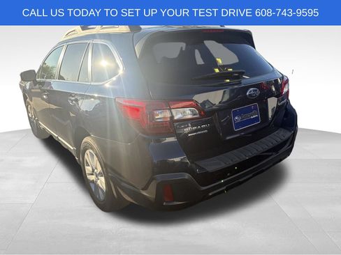 Used 2018 Subaru Outback 2.5i Premium AWD/4WD image 3