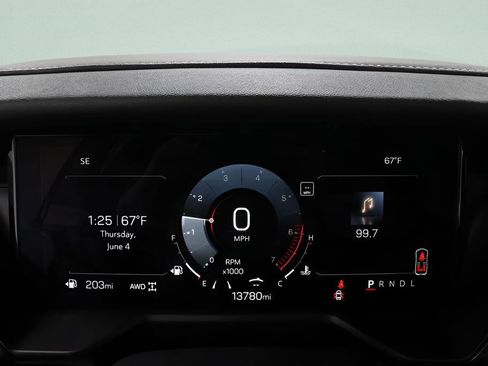 Used 2025 GMC Acadia Elevation w/ Elevation Premium Package AWD/4WD image 14