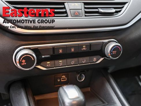 Used 2022 Nissan Altima 2.5 S FWD image 19