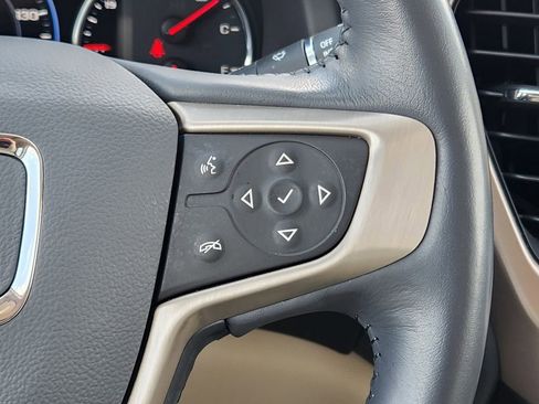 Used 2022 GMC Acadia Denali FWD image 29