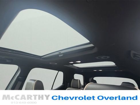 Used 2023 Chevrolet Traverse Premier image 8