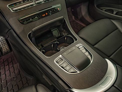 Used 2022 Mercedes-Benz GLC 300 4MATIC image 25