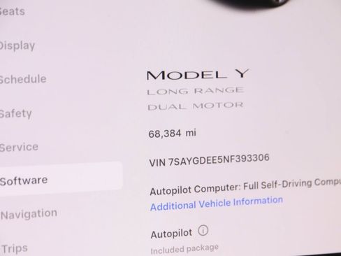 Used 2022 Tesla Model Y Long Range image 37