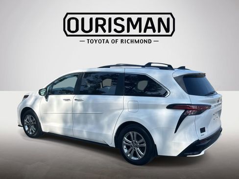 Certified 2023 Toyota Sienna XSE w/ XSE Plus Package image 8