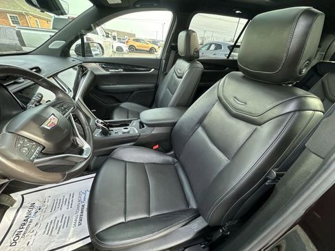 Used 2021 Cadillac XT6 Premium Luxury image 11