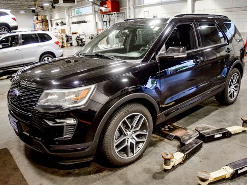 Used 2018 Ford Explorer Sport AWD/4WD image 12
