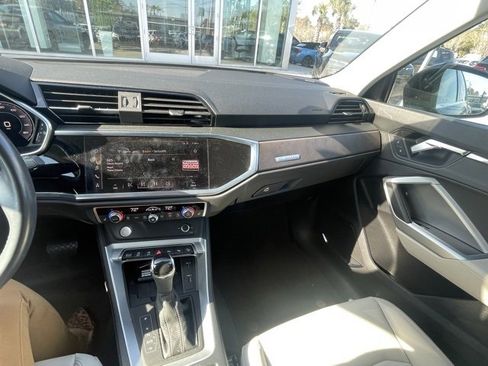 Used 2020 Audi Q3 2.0T Prestige w/ Prestige Package image 11