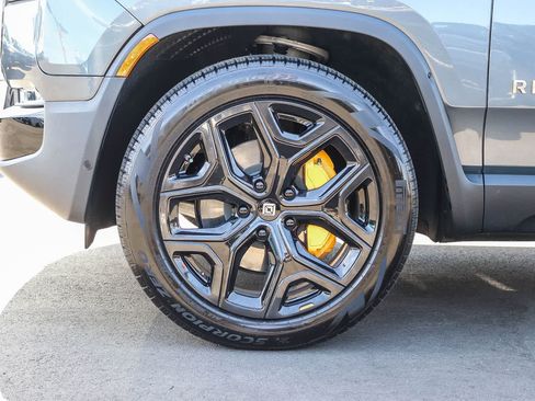 Used 2023 Rivian R1S Launch Edition AWD/4WD image 10