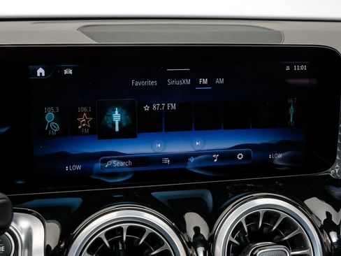 Used 2024 Mercedes-Benz GLB 250 image 27