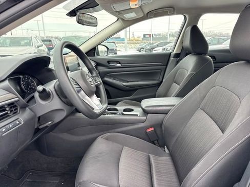 Used 2025 Nissan Altima 2.5 SV image 13