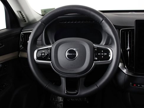 Certified 2025 Volvo XC90 B6 Plus w/ Protection Package Premier image 8