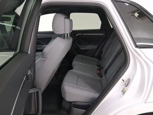 New 2025 Audi Q3 2.0T Premium image 13