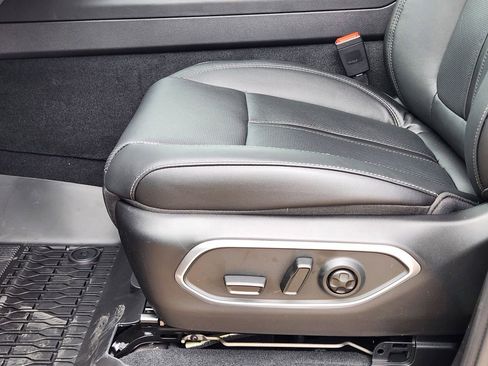 New 2026 Jeep Grand Wagoneer 4WD image 16