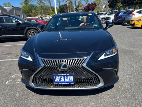 Used 2020 Lexus ES 350 w/ Premium Package FWD image 2