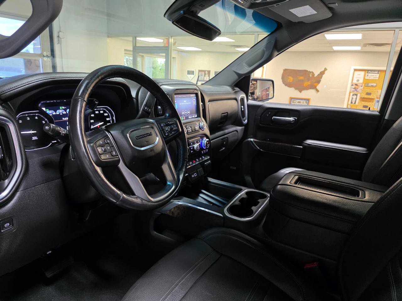Used 2022 GMC Sierra 1500 Denali w/ Driver Alert Package II AWD/4WD image 17