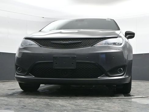 Used 2020 Chrysler Pacifica Touring-L Plus FWD image 37