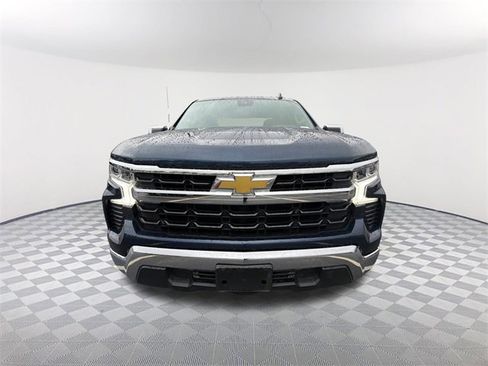 Used 2022 Chevrolet Silverado 1500 LT image 2