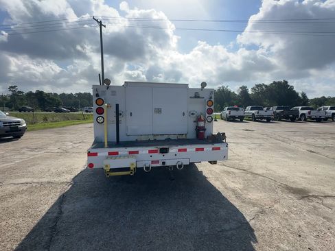 Used 2020 Ford F550 4x4 Regular Cab Super Duty image 6