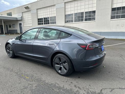 Used 2023 Tesla Model 3 Standard Range image 4