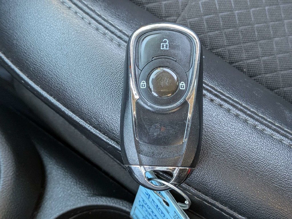 Used 2020 Buick Encore Preferred AWD/4WD image 27
