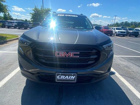 Used 2019 GMC Terrain SLT w/ Preferred Package FWD image 2