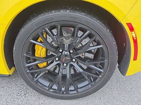 Used 2016 Chevrolet Corvette Z06 w/ 3LZ Preferred Equipment Group image 10