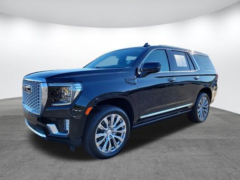 Used 2024 GMC Yukon Denali w/ Denali Reserve Package image 3