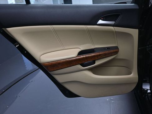 Used 2011 Honda Accord EX-L image 22